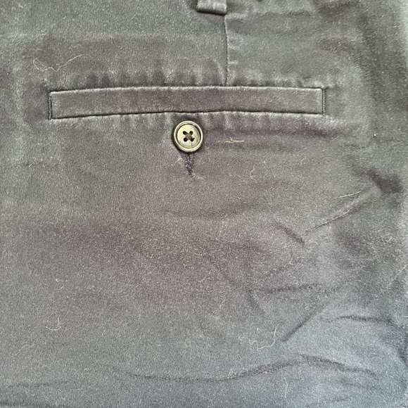 Land's End Navy Bermuda Chino Shorts Fit 2 Women's Size 8 Classic Neutral Spring - Picture 3 of 6